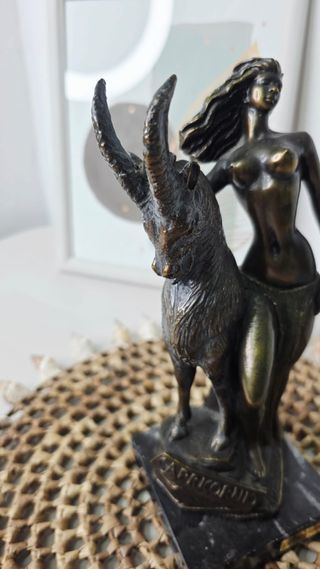 Estatua capricornio ♑