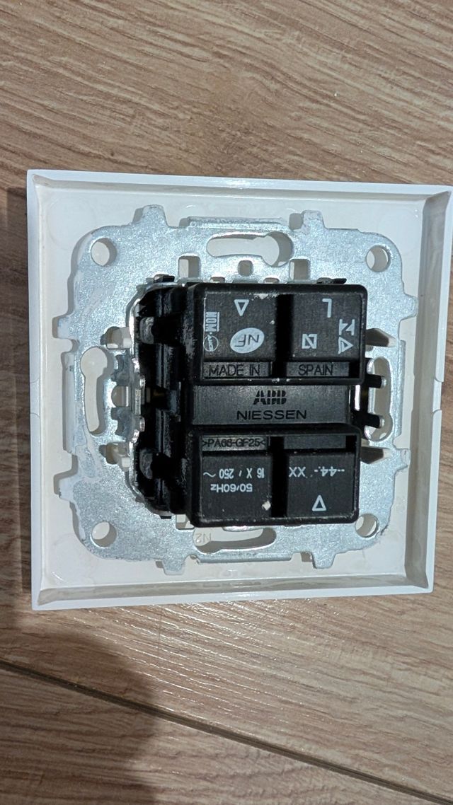 Interruptor persiana Nissen