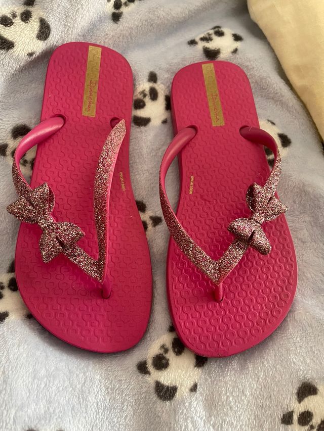 Chanclas Ipanema Niña Rosas con Brillo y lazo.