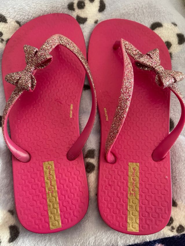 Chanclas Ipanema Niña Rosas con Brillo y lazo.