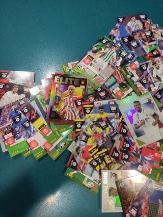 Megacrak 23/24 cromos nuevos de sobre