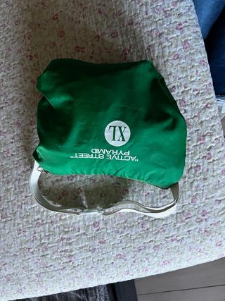 Giubbino impermeabile verde