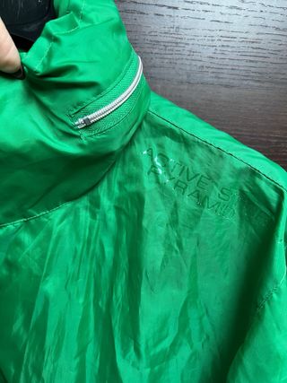 Giubbino impermeabile verde