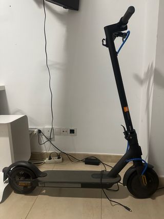 Patinete Xiaomi Essential Negro