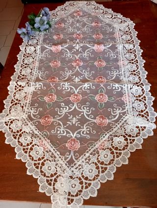 Centro organza floreale pizzo ricamato