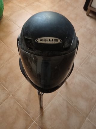 Casco de moto Zeus negro