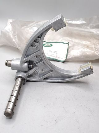 Horquilla Caja Transfer STC3231 Land Rover P38