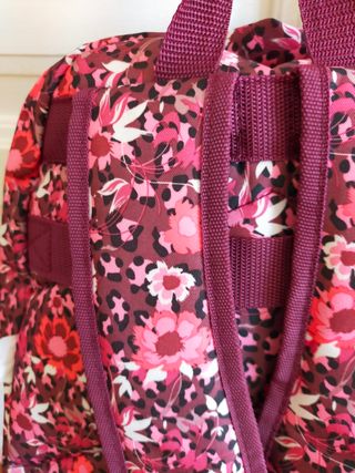 Mochila floral rosa y morada