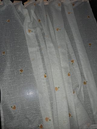 Cortina con estampado de frutas