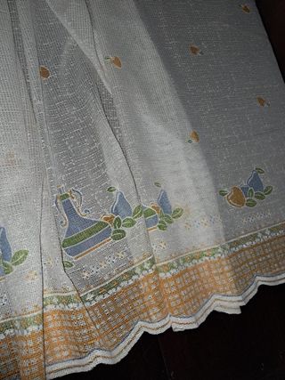 Cortina con estampado de frutas
