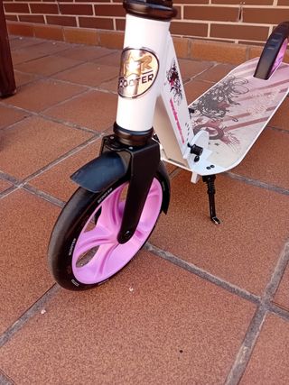 Patinete para niños ruedas grandes.