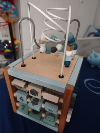 Cubo actividades para bebés