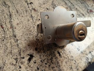 Cerradura de seguridad FAC UVE.