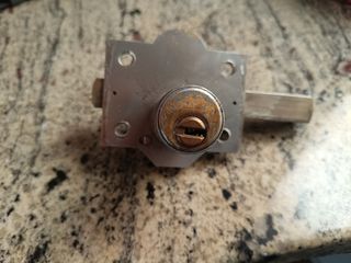 Cerradura de seguridad FAC UVE.