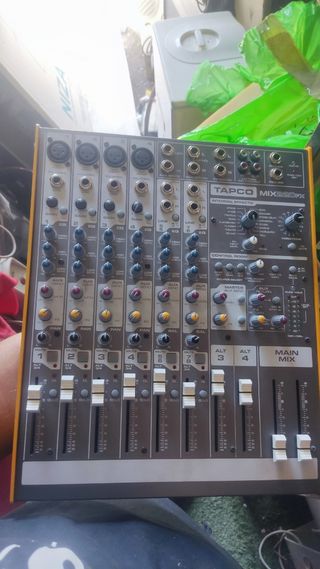 Mesa de mezclas Tapco Mix 220FX