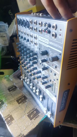 Mesa de mezclas Tapco Mix 220FX