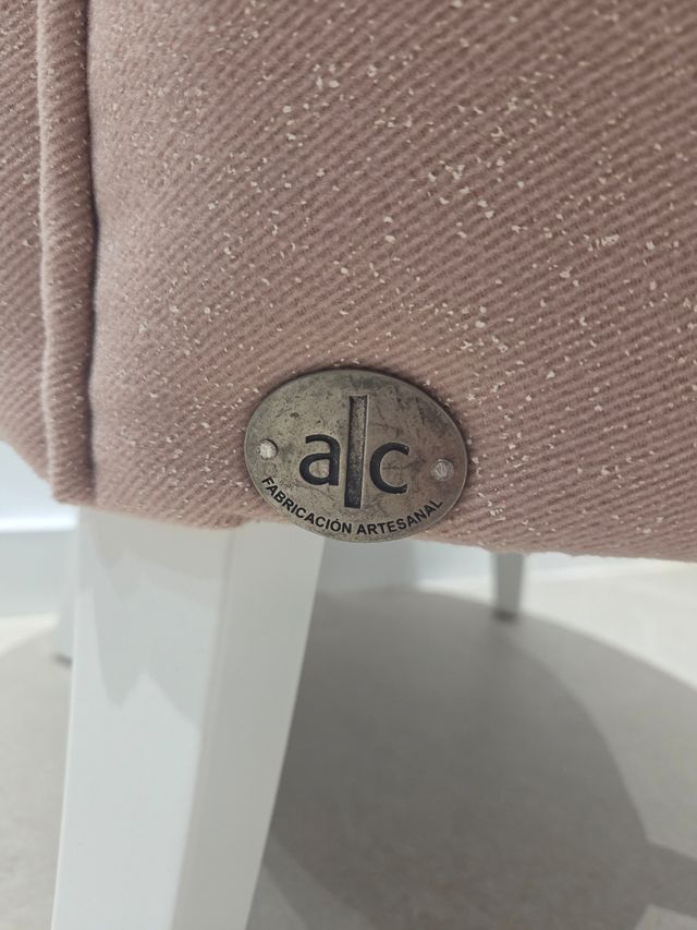 Butaca rosa y blanca