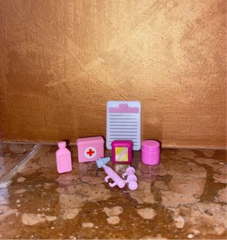 Lotto accessori medico Barbie
