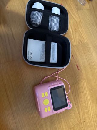 Cámara digital infantil rosa. imprime fotos