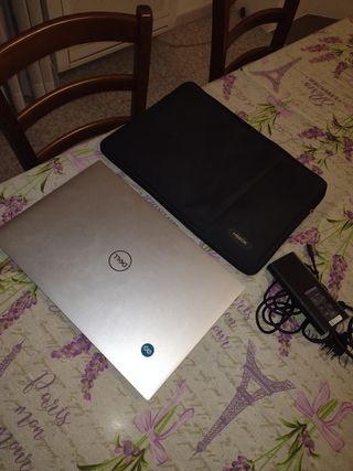 Dell XPS 17 Laptop