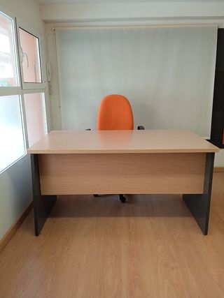 Mesa de despacho y silla de oficina, escritorio 