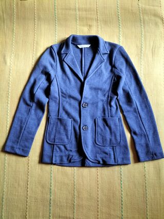 Chaqueta azul para niño.