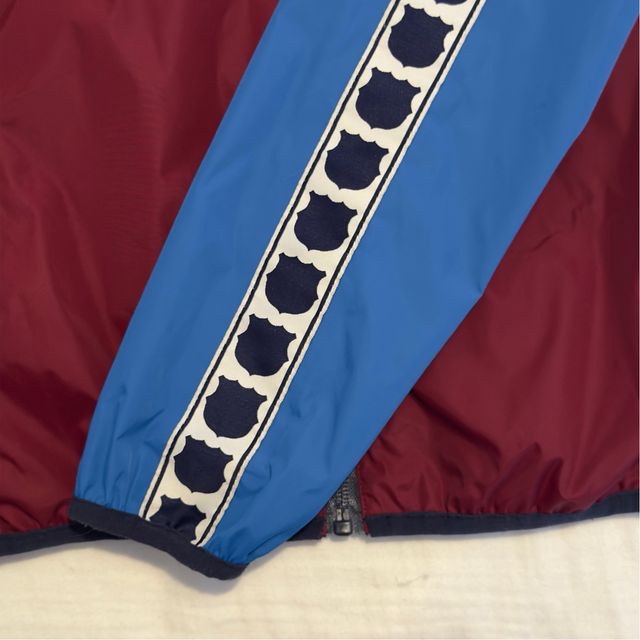 Chaqueta Barcelona con capucha Talla M