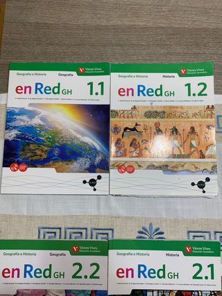 GEOGRAFIA E HISTORIA 1 (1.1-1.2)(COMUNIDAD EN RED)