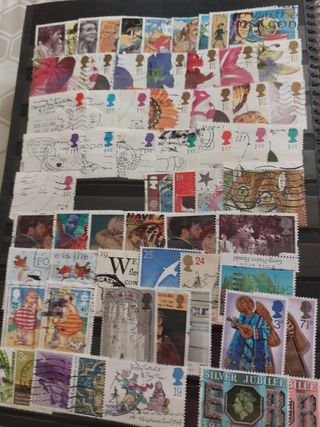 Sellos de GB usados. Aprox. 440. Muchos modernos.