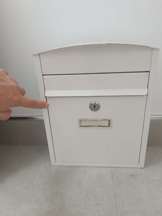 Buzón blanco
