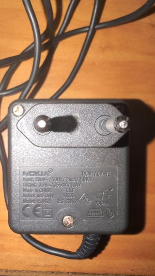 Nokia 8310 con cargador original