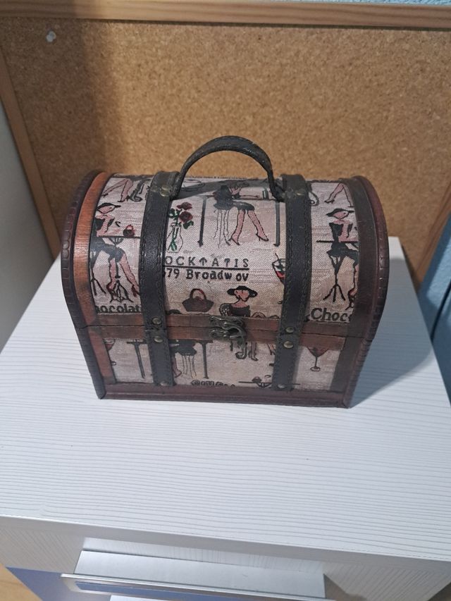 Baúl pequeño decorativo