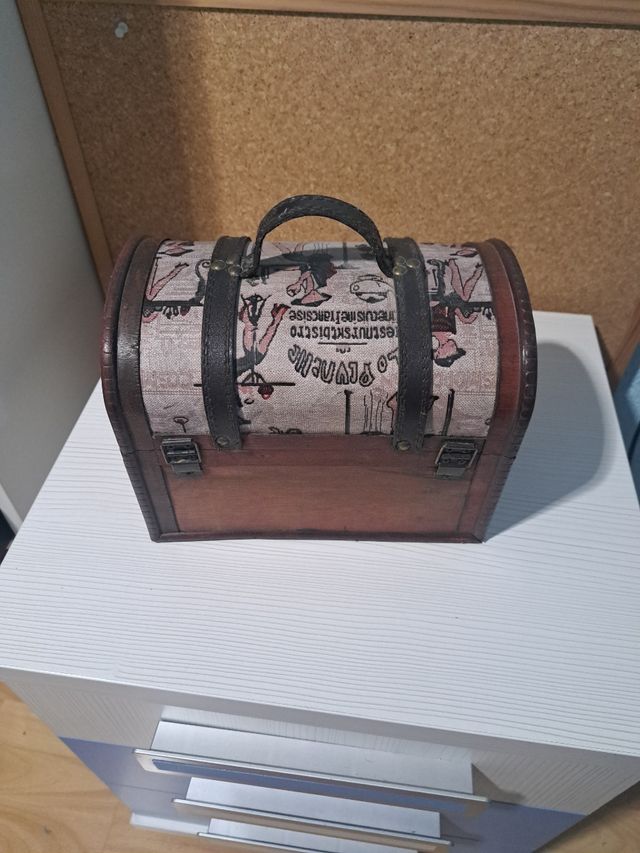 Baúl pequeño decorativo