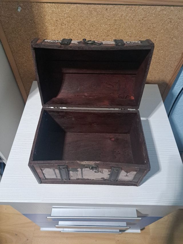 Baúl pequeño decorativo