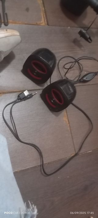 Altavoces negros para PC