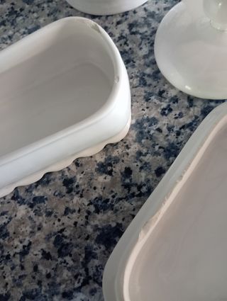 Juego de tocador blanco y dorado