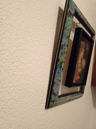 Dos cuadros decorativos hechos a mano