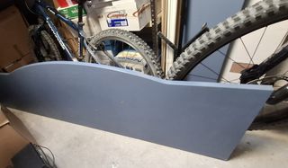 Escritorio de madera azul
