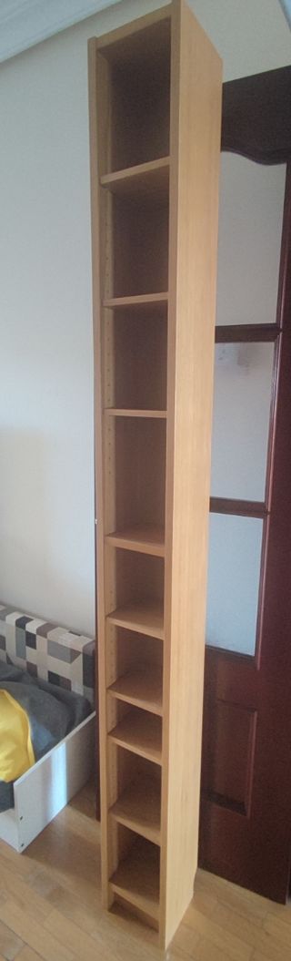 Estantería Ikea estrecha madera