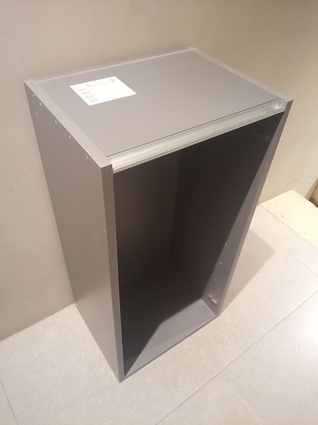 Mueble auxiliar gris y negro