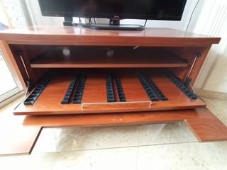 Mesa de TV de madera con ruedas,de 1.00x 50.0x50.0