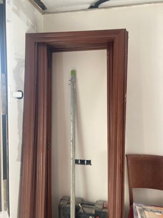 7 Puertas Madera Maciza con Manivela Dorada