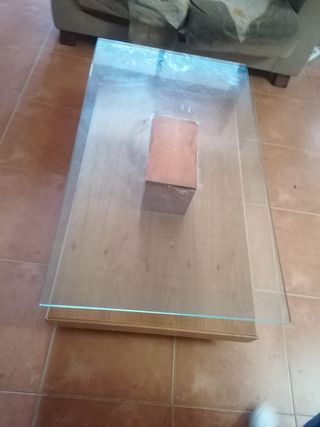 Mesa centro cristal y madera con cajones 