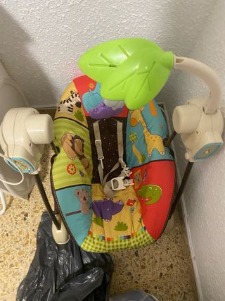 Mecedora para bebé con animales