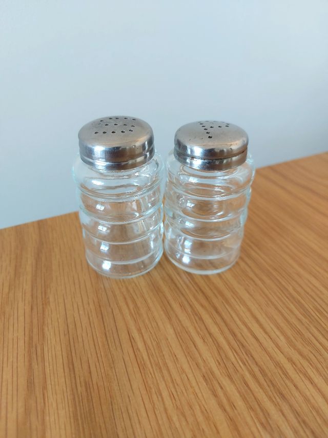 Salero y Pimentero de Vidrio