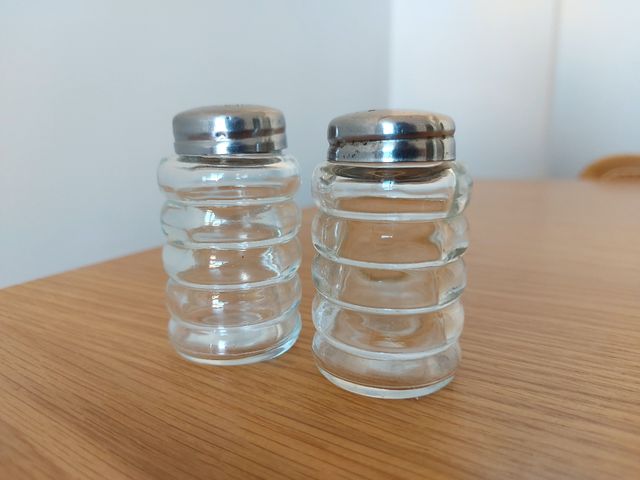 Salero y Pimentero de Vidrio