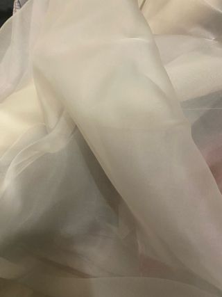 Organza de seda natural 100%
45 mts