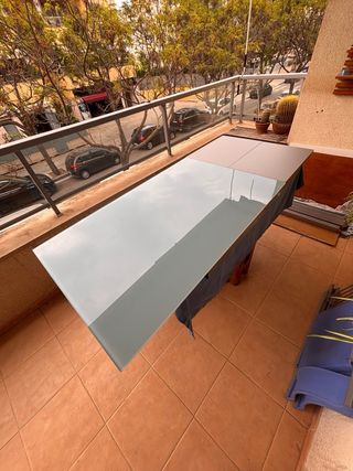 Mesa de cristal extensible gris