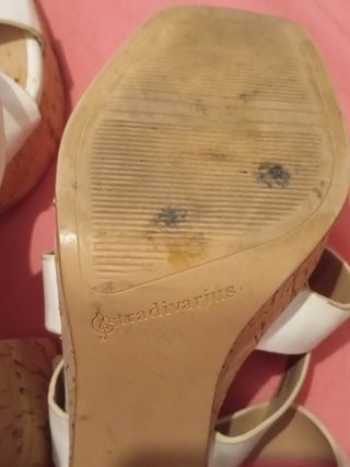 Sandalias blancas de tacón
