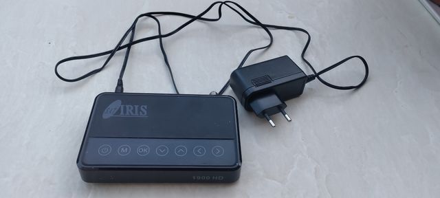 Receptor de satélite IRIS 1900 HD